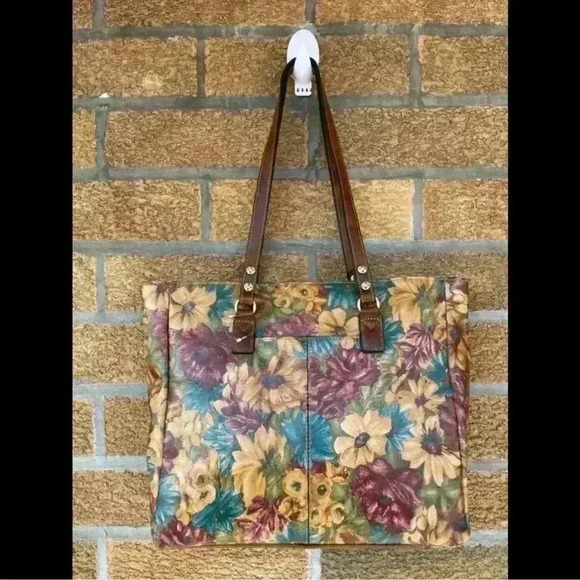 PATRICIA NASH FRESCO BOUQUET SOLARO
LEATHER TOTE - Picture 11 of 16